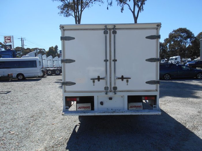 2010 FUSO CANTER 4.0T White