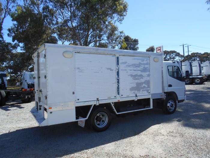 2010 FUSO CANTER 4.0T White