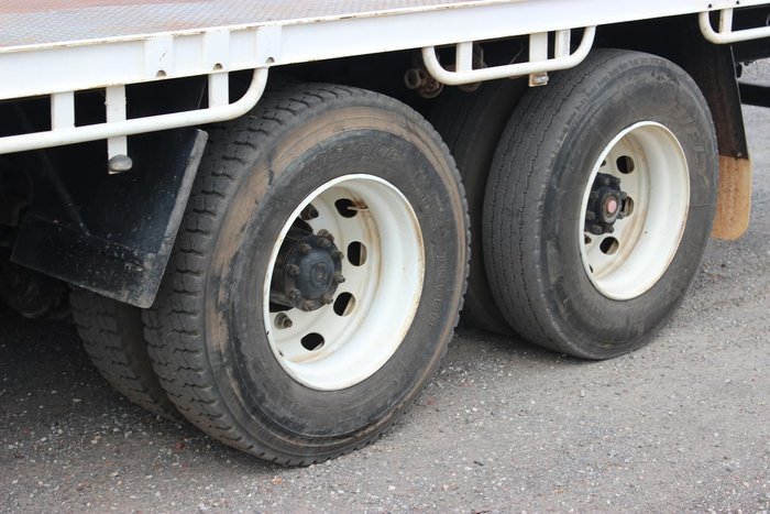2002 ISUZU FVL1400 WHITE