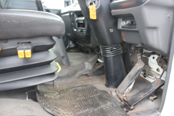 2002 ISUZU FVL1400 WHITE