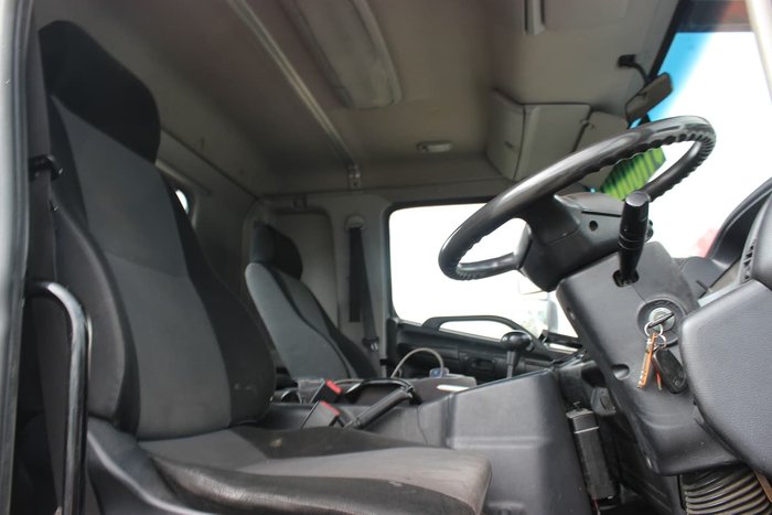 2010 HINO FM 2630 WHITE