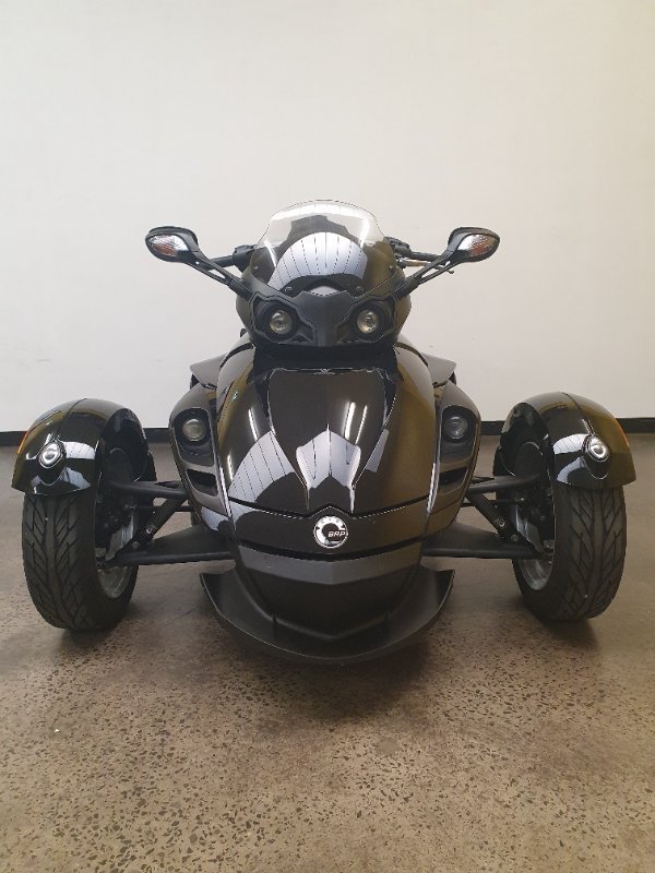2014 BRP SPYDER Black