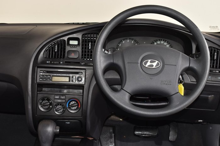 2004 Hyundai Elantra XD MY04 Blue