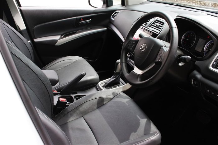 2019 Suzuki S-Cross Turbo Prestige JY White