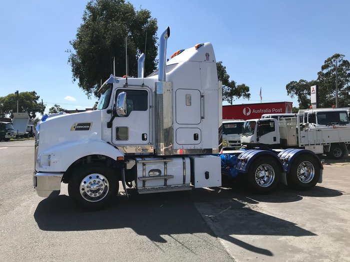 2014 KENWORTH T409 White