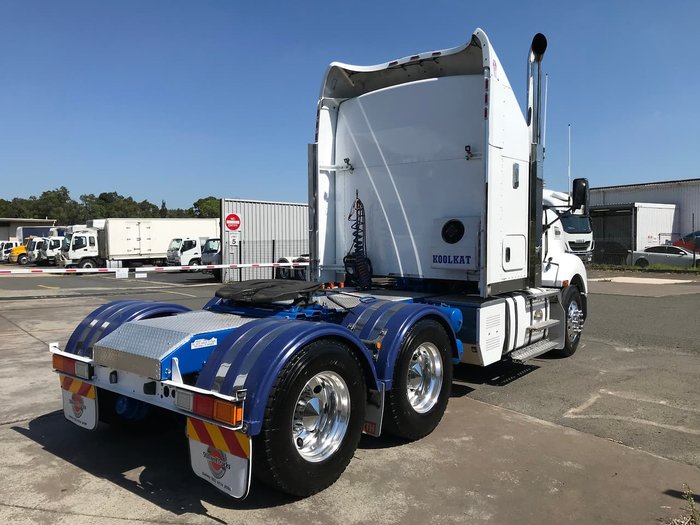 2014 KENWORTH T409 White