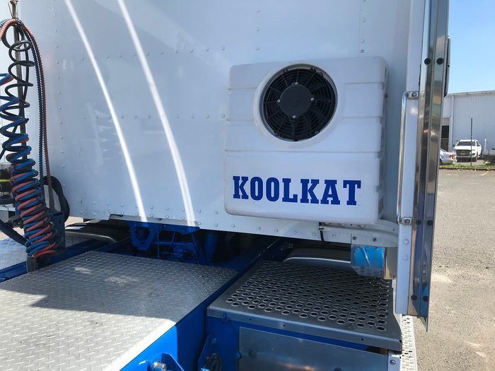 2014 KENWORTH T409 White