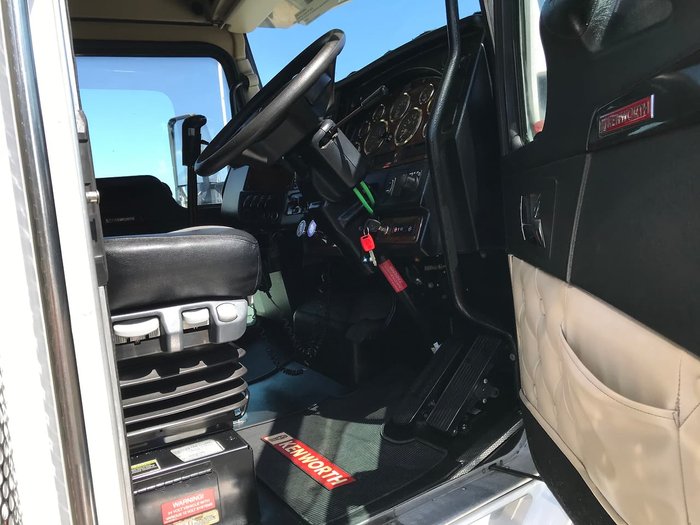 2014 KENWORTH T409 White