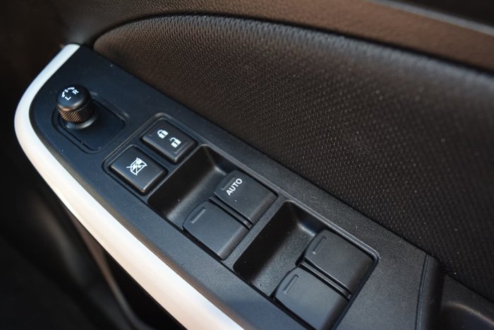 2019 Suzuki Swift GL Navigator AZ White