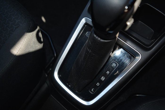 2019 Suzuki Swift GL Navigator AZ White