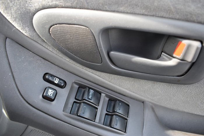 2002 Toyota Avalon Conquest MCX10R Mark II Silver