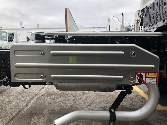 2020 FUSO 4X4 FG WIDE CAB MWB CANTER IN STOCK White