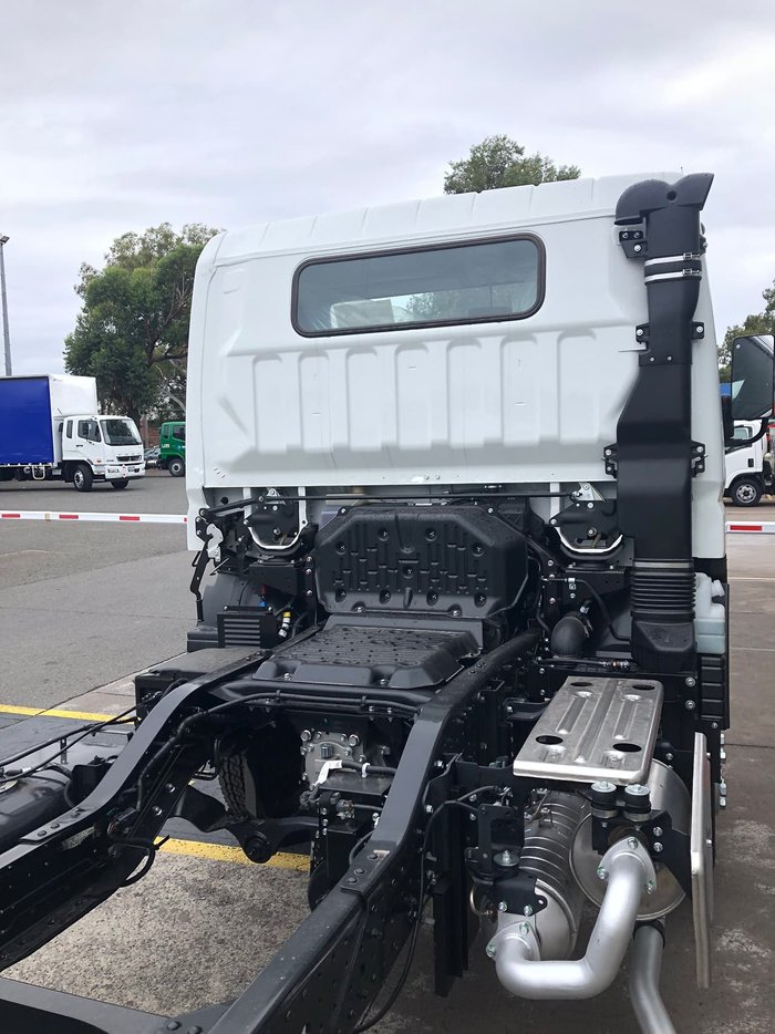 2020 FUSO 4X4 FG WIDE CAB MWB CANTER IN STOCK White