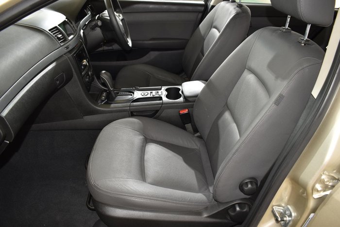 2007 Holden Commodore Lumina VE Gold