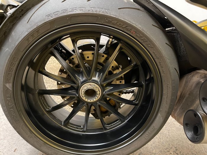 2019 DUCATI DIAVEL 1260 (SANDSTONE GREY) Grey