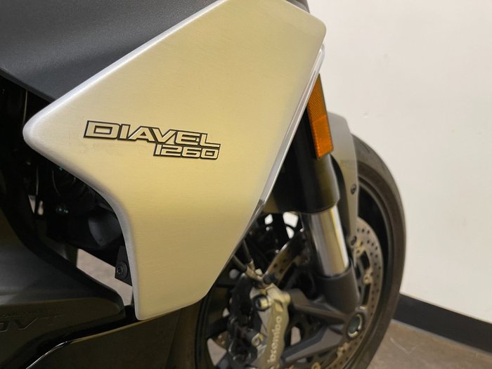 2019 DUCATI DIAVEL 1260 (SANDSTONE GREY) Grey