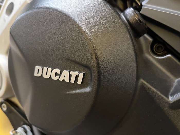 2019 DUCATI DIAVEL 1260 (SANDSTONE GREY) Grey