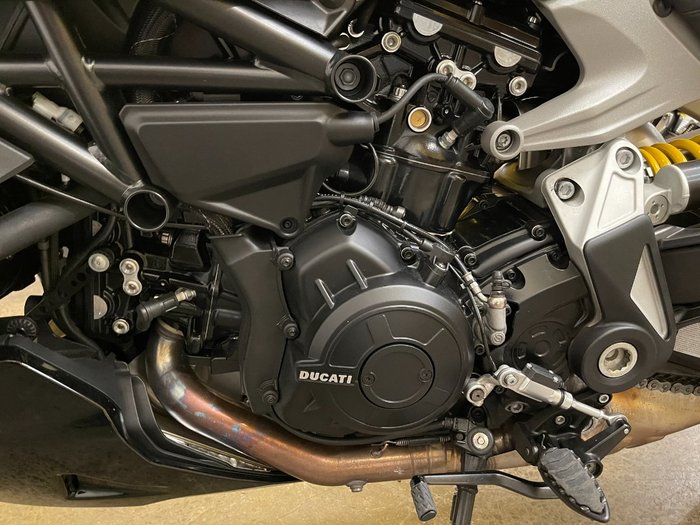 2019 DUCATI DIAVEL 1260 (SANDSTONE GREY) Grey
