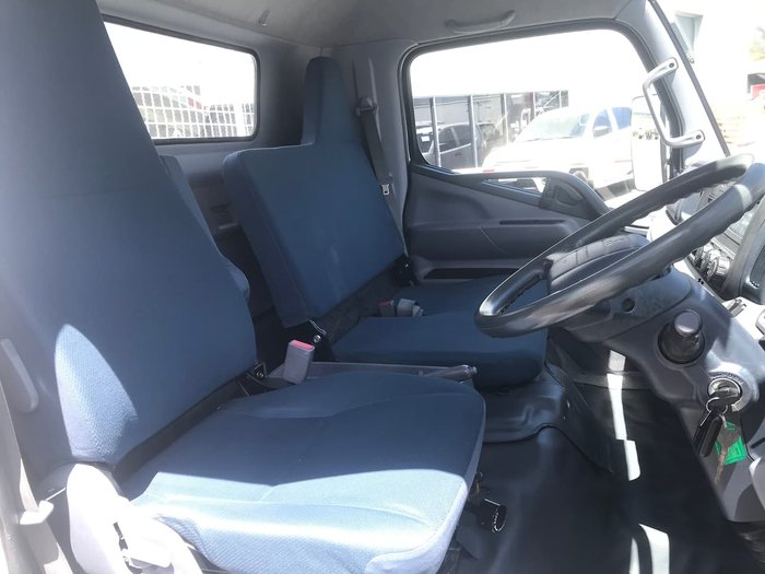 2014 FUSO MITSUBISHI CANTER 515 AUTO WHITE