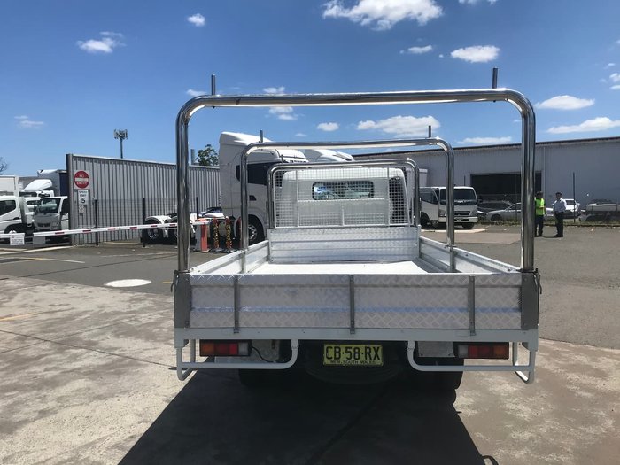 2014 FUSO MITSUBISHI CANTER 515 AUTO WHITE