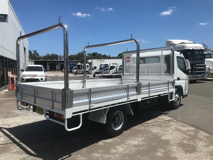 2014 FUSO MITSUBISHI CANTER 515 AUTO WHITE