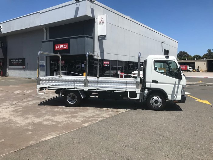 2014 FUSO MITSUBISHI CANTER 515 AUTO WHITE