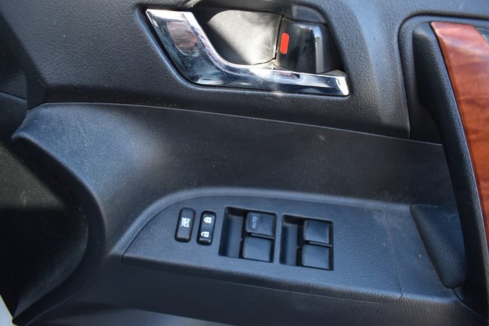 2010 Toyota Kluger Grande GSU40R White