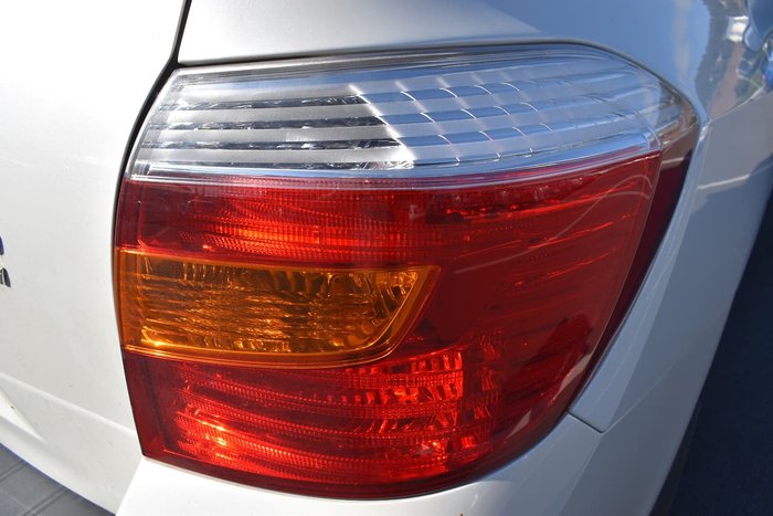 2010 Toyota Kluger Grande GSU40R White