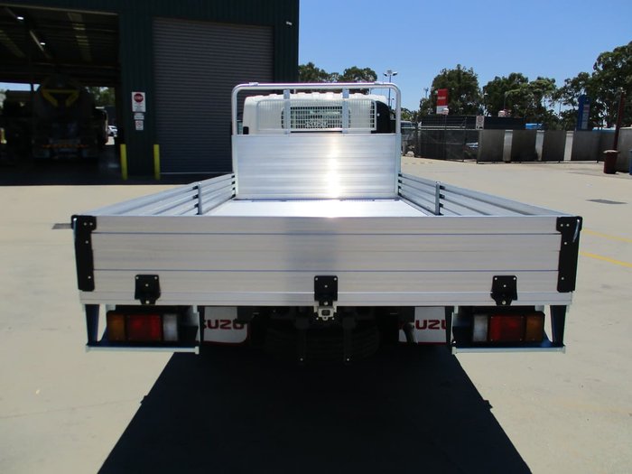 2021 ISUZU NNR 45-150 AMT MWB IFS TRAYPACK