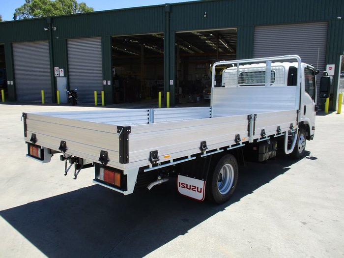 2021 ISUZU NNR 45-150 AMT MWB IFS TRAYPACK