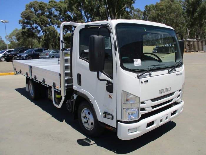 2021 ISUZU NNR 45-150 AMT MWB IFS TRAYPACK