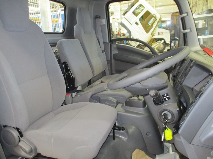 2021 ISUZU NNR 45-150 AMT MWB IFS TRAYPACK