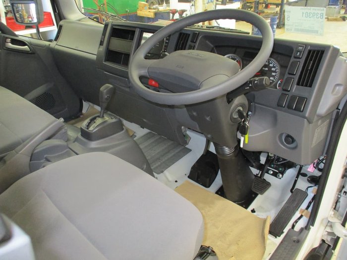 2021 ISUZU NNR 45-150 AMT MWB IFS TRAYPACK