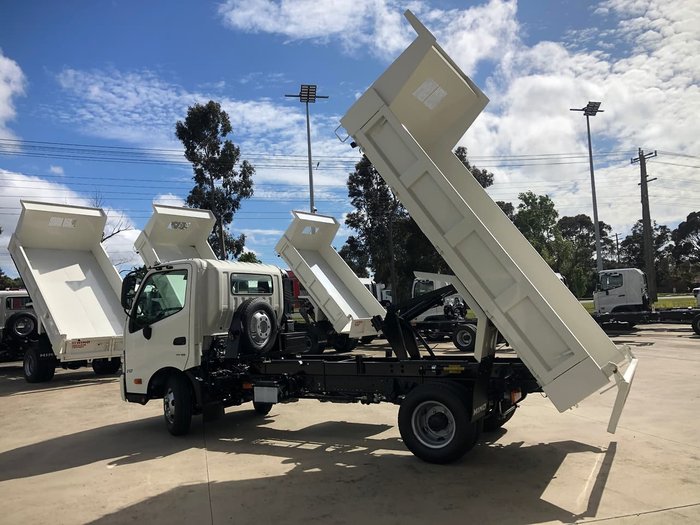 2021 HINO 300 SERIES 717 White