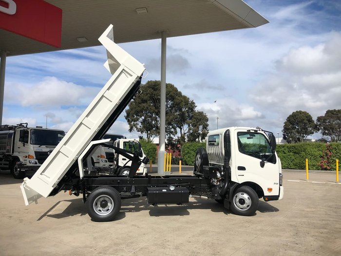 2021 HINO 300 SERIES 717 White