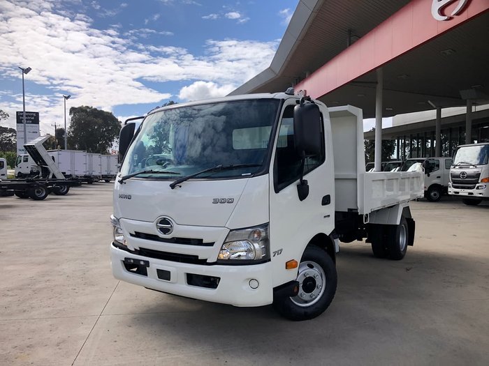 2021 HINO 717 White