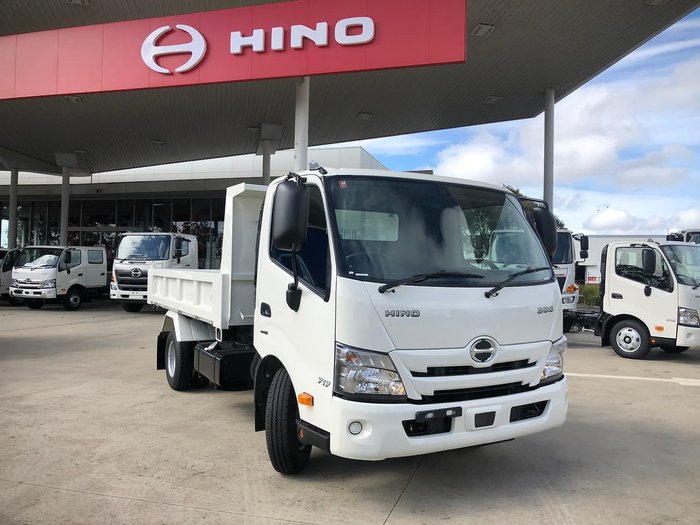 2021 HINO 717 White