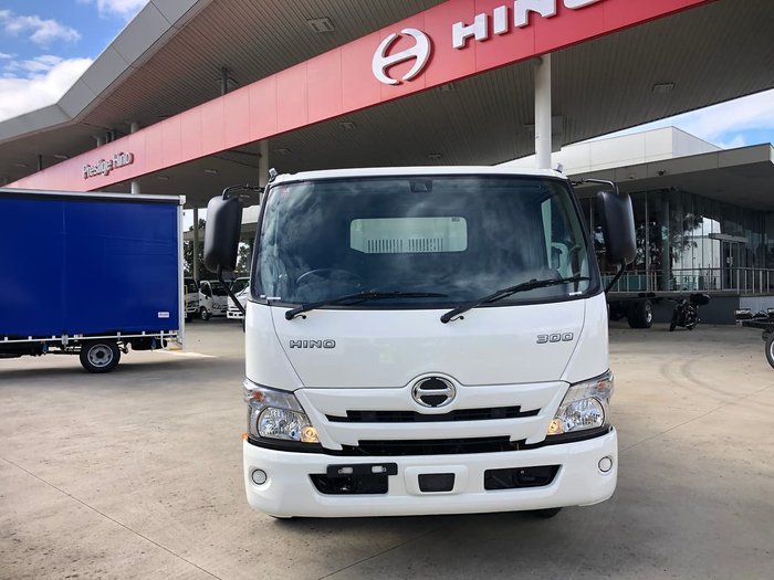 2021 HINO 717 White