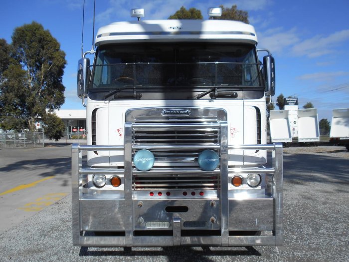 2007 FREIGHTLINER ARGOSY 101'' White