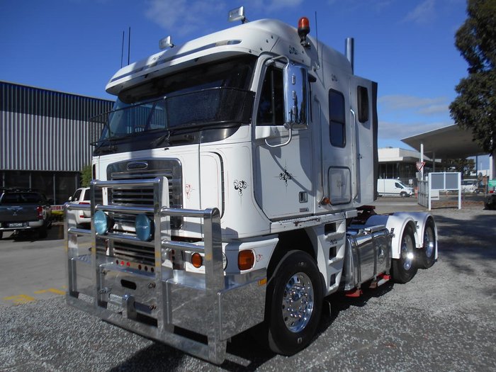 2007 FREIGHTLINER ARGOSY 101'' White