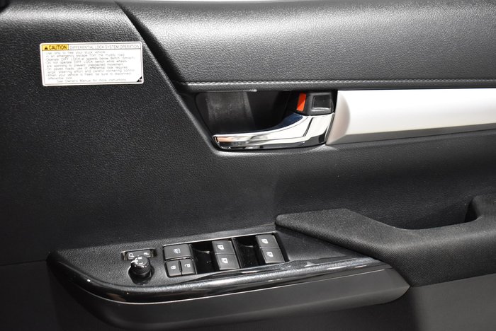 2016 Toyota Hilux SR5 GUN126R 4X4 Dual Range White