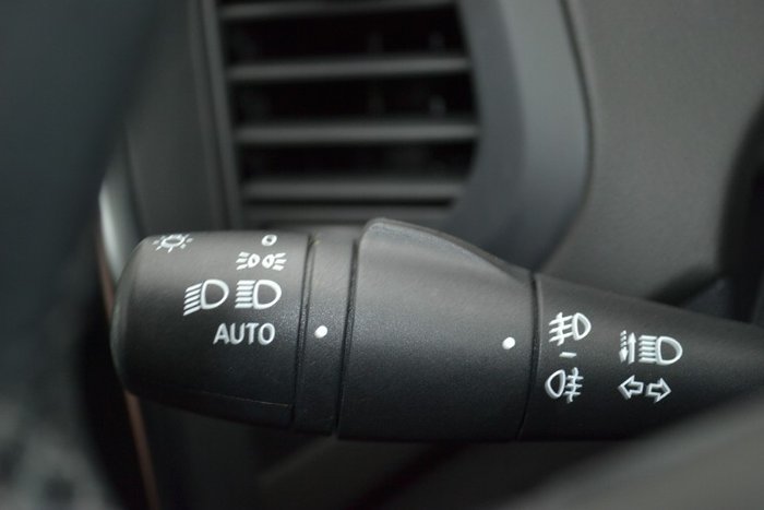 2017 Renault Captur Intens J87 RED WITH BLACK