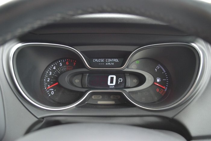 2017 Renault Captur Intens J87 RED WITH BLACK