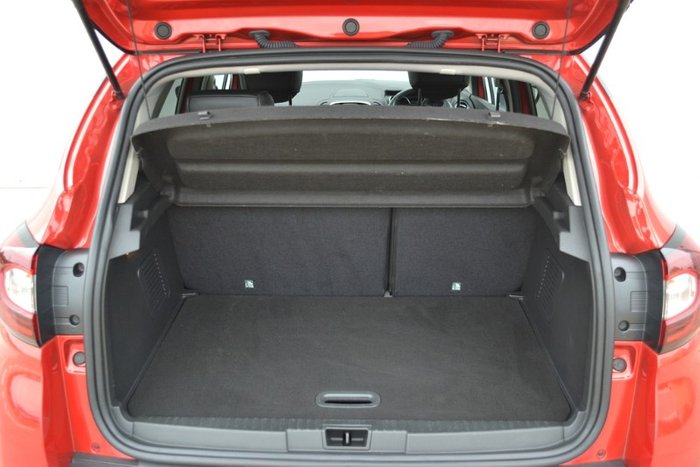 2017 Renault Captur Intens J87 RED WITH BLACK