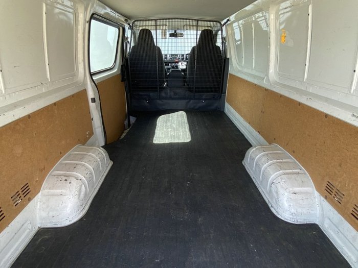 2016 Toyota Hiace LONG WHEELBASE TRH201R WHITE