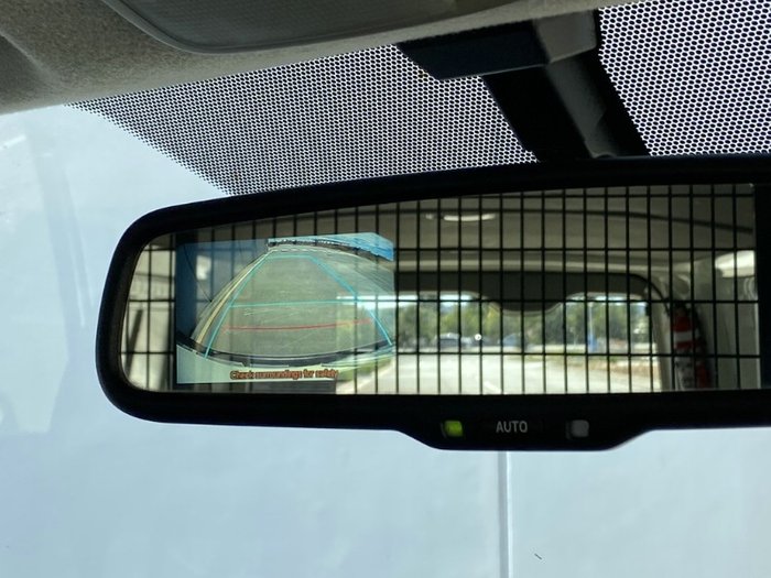 2016 Toyota Hiace LONG WHEELBASE TRH201R WHITE