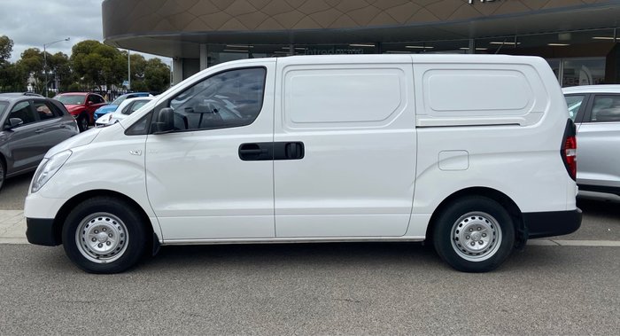 2016 Hyundai iLoad TQ3-V Series II MY16 Creamy White