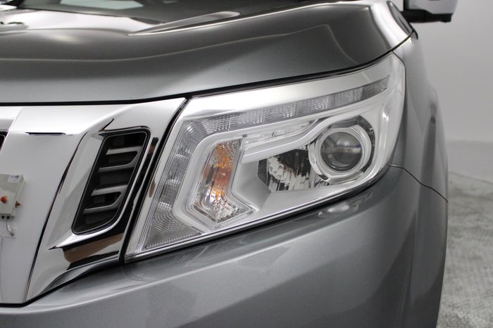 2018 Nissan Navara ST-X D23 Series 3 4X4 Dual Range Grey