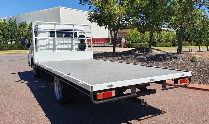 2013 FUSO 815 CANTER WHITE