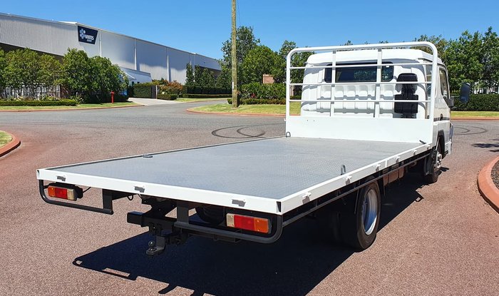 2013 FUSO 815 CANTER WHITE